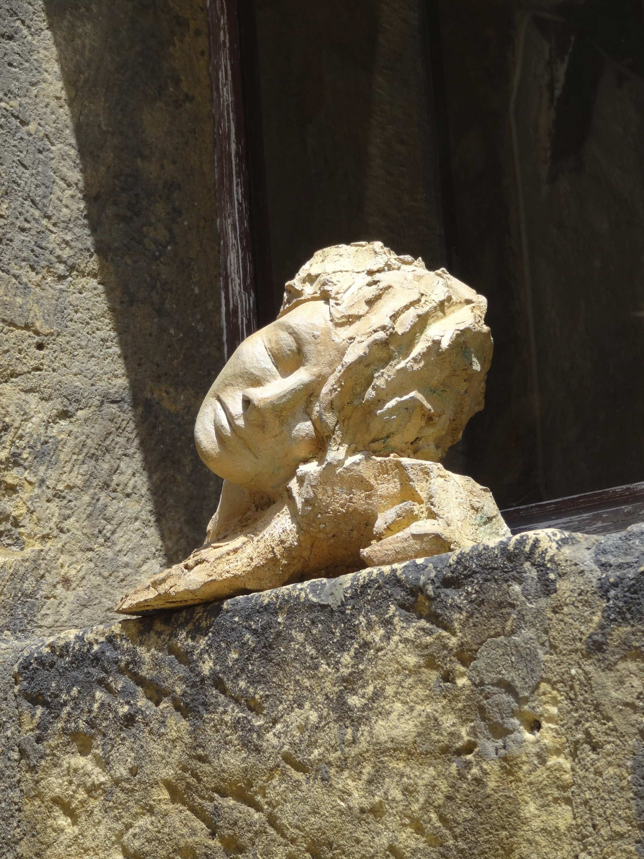 Sculpture femme vers Rocamadour - DOUCE