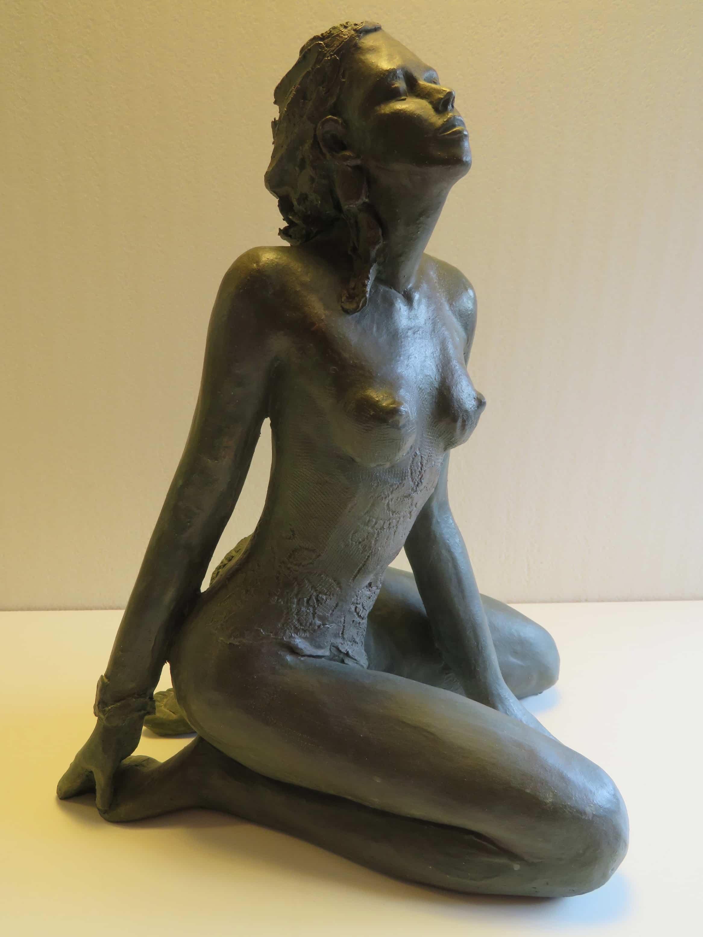 Sculpture femme vers Rocamadour - GRISE